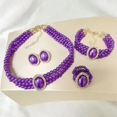 Item thumbnail for item 75e5a71b-2081-42df-be74-b70925ebc653