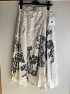 【未使用品】慈雨　ロングスカートのサムネイル