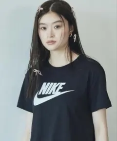 Nike クロップドTシャツ ブラックのサムネイル