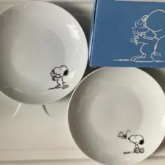 新品未使用2枚セット SNOOPYスヌーピー 陶器製皿 白ペアプレート 箱入りcのサムネイル