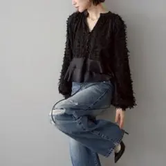 ジャガード ペプラム ブラウス ブラック フリル 春服 Lumier 同型