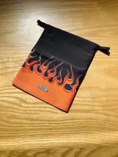 【B】　プラダ　PRADA　ノベルティ　巾着　レア　オレンジ　匿名配送