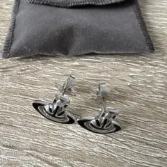 ヴィヴィアンウエストウッド　シルバー 宇宙船型 ピアス(両耳用)