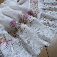 ♡ホワイトドット生地♡薔薇♡幅広・薔薇レース♡カフェカーテン・ハンドメイド