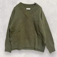 アースミュージックアンドエコロジー Vネック ニット カーキ ゆったり (F)のサムネイル