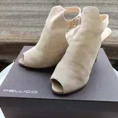 未使用品✨PELLICO ペリーコ　オープントゥサンダル　スエード　ベージュ 未使用品✨PELLICO ペリーコ オープントゥサンダル スエード