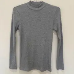 UNIQLO 薄手ニット グレー 美品 Mサイズ