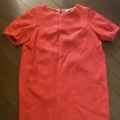 コーラルピンク 半袖ひざ丈ワンピース