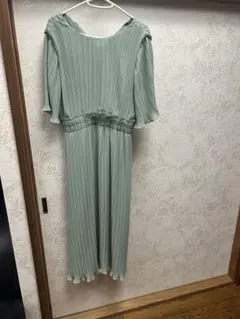 ZARA プリーツワンピース ミントグリーンのサムネイル