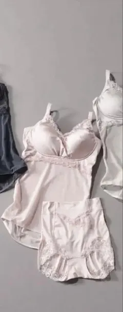 BRADELIS New York peaceブラキャミショーツセットのサムネイル