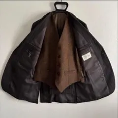 美品【ユニバーサルランゲージ】スーツ　スリーピースセットのサムネイル