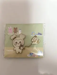 TWICE LIGHTS ベイビーミブリー ピンバッジ - メルカリ