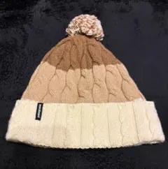 patagonia ケーブル編みニット帽 ポンポン付き！