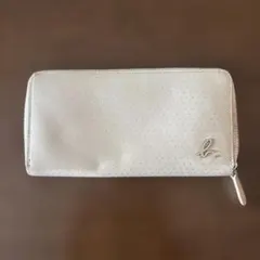 agnes b. 長財布 ラウンドファスナー パンチングレザー　ベージュのサムネイル