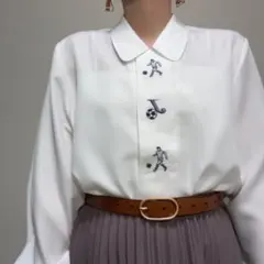 オフホワイト 白系 サッカー刺繍 レトロ ガーリー古着 丸襟 ブラウス