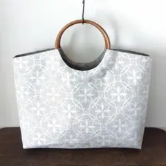 829 おでかけバック 白大島 正絹 着物リメイク 大島紬