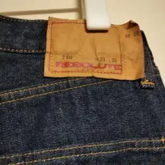 美品　RESOLUTE　デニムパンツ　710
