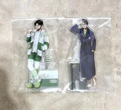 進撃の巨人　リヴァイ　アクリルスタンド パジャマ　2点