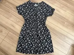 美品Feroux花柄ワンピース 半袖 黒