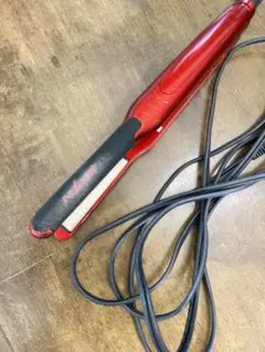 PLIA ストレートヘアアイロン レッド - メルカリ
