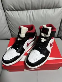 NIKE AIR JORDAN 1 MID ジムレッド/ホワイト