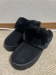 黒ファー付きムートンブーツ