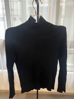 ユニクロUNIQLOブラックタートルネックセーター Lサイズ