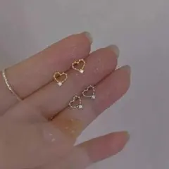 ハート型ストーン付きピアス（ゴールド・シルバー）
