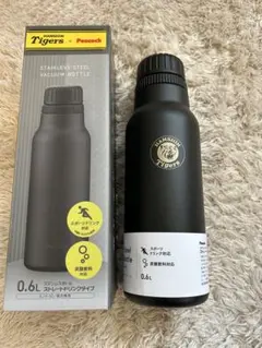 ピーコック×阪神タイガース水筒　ステンレス炭酸飲料対応ボトル　新品未使用のサムネイル