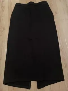 黒　タイトスカート スリット付き