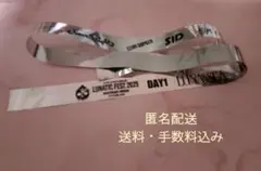 銀テープ ミュージシャン