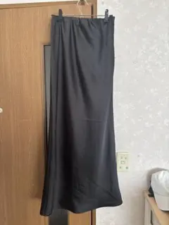 ストレッチサテンスカート