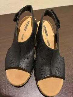 Clarks クラークス レディース ウェッジサンダル 黒 レザー 23cmのサムネイル