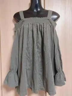 GU オフショルダー オリーブグリーン トップス XLサイズ
