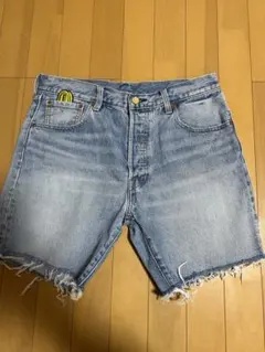 Levi'sスーパーマリオ刺繍デニムショートパンツ