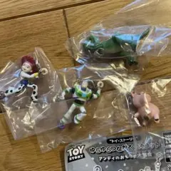 トイ・ストーリー ゆらゆらつながるマスコット アンディのおもちゃ大集合