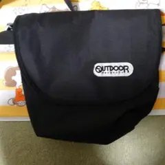 レディース　 OUTDOOR ショルダーバッグ ブラックのサムネイル