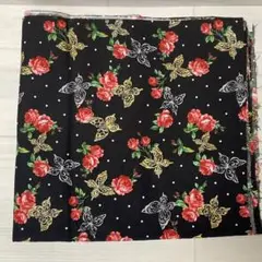 ⭐︎とてもゴージャスな蝶とバラ⭐︎ ゴールドラメ　ブラック　110cm✖️88cm