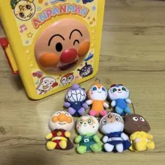 アンパンマン マスコットキーホルダー7体 キャリーケース付きのサムネイル