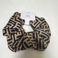 ハンドメイド 幾何学模様 シュシュ