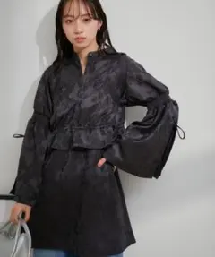 VIS ビスチェ付き花柄ジャガード袖スリットミニワンピース