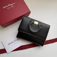 【美品】986 Ferragamo サルバトーレフェラガモ 2つ折り財布