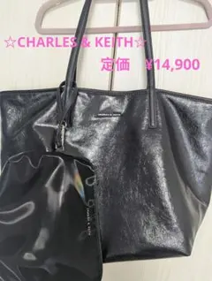 CHARLES & KEITH リバーシブルトートバッグ&ポーチ ブラックのサムネイル
