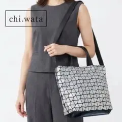 chi.wata チワタ 幾何学模様 重ねプリント トートバッグ シルバー chi.wata チワタ 幾何学模様 重ねプリント トートバッグ シルバー