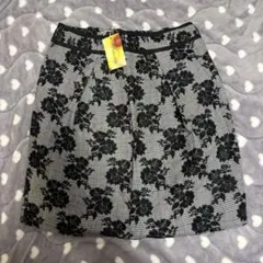 【1/15までSALE中】タグ付き　アラマンダ　花柄チェック タイトスカート