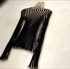 未着用モスキーノ タートルネックニット総プリーツ ピュアウール100%イタリア製