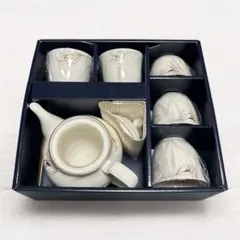 【新品・未使用】ティーポット カップ セット 白 花柄