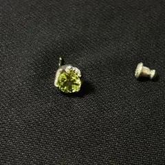 ブラッディマリーのナットピアス、ペリドット - メルカリ