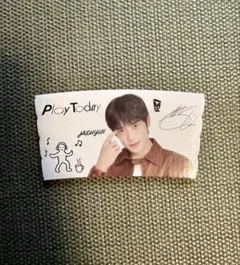 MEGA COFFEE × NCT 127 ジェヒョン カップスリーブ