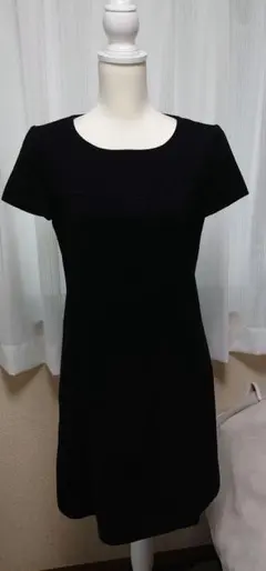 美品【エムズセレクト】黒 半袖ひざ丈ウールワンピース 38号のサムネイル